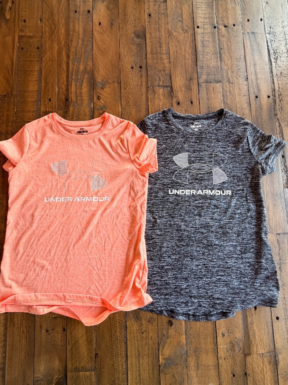 Under Armour Girls HeatGear Tees Lot 2 Size YMD Medium Athletic